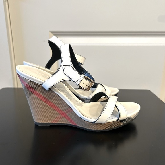 Burberry White And Nova Check Canvas Platform Wedge Sandals, size EUR 38 (US 8) - Picture 7 of 9